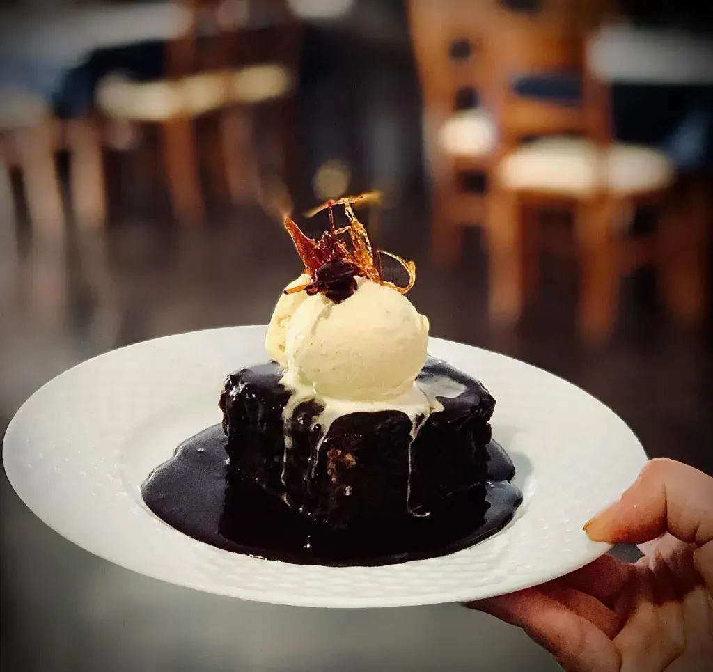 BROWNIE DE CHOCOLATE CON HELADO 