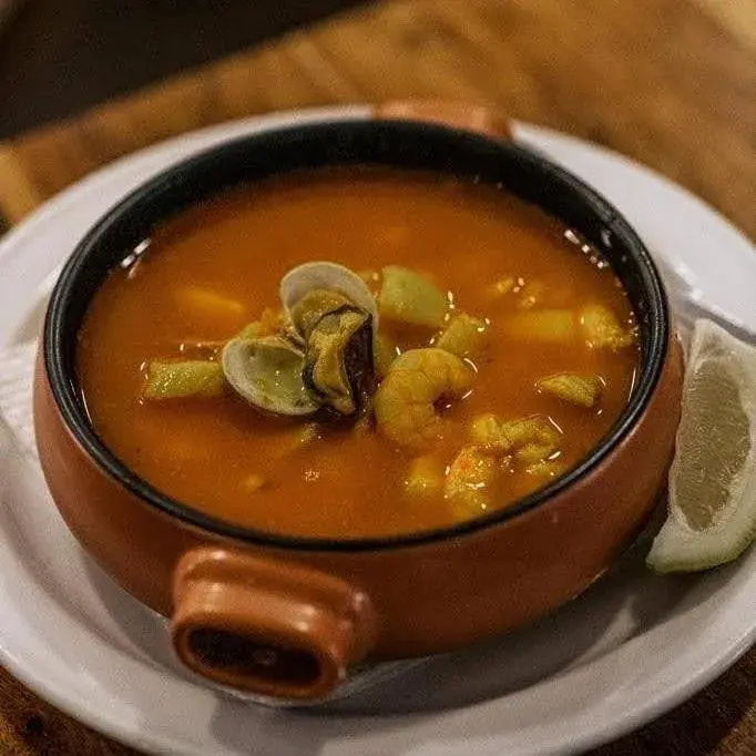 SOPA DE MARISCOS 