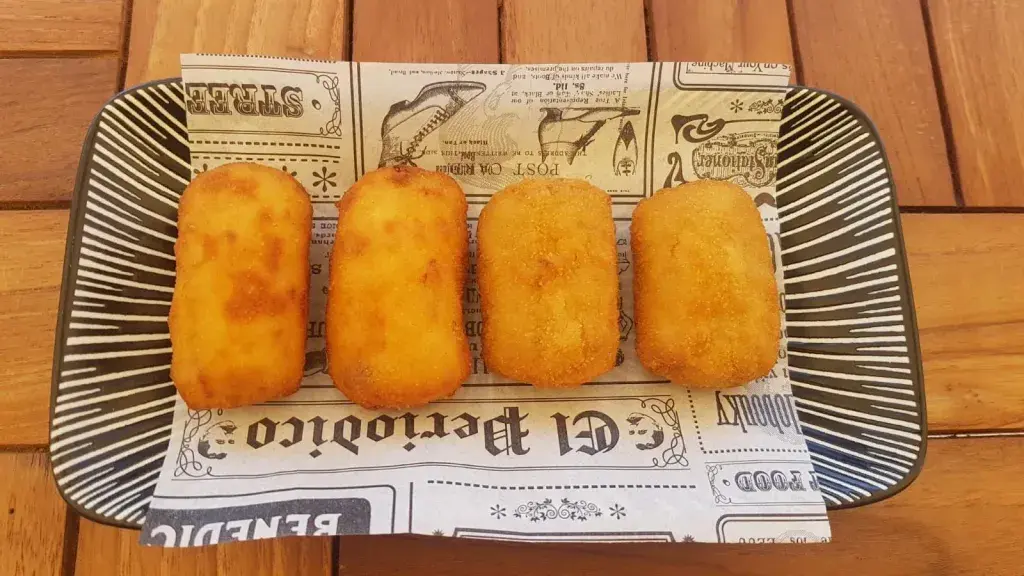 Croquetas (boletus, jamón, bacalao)