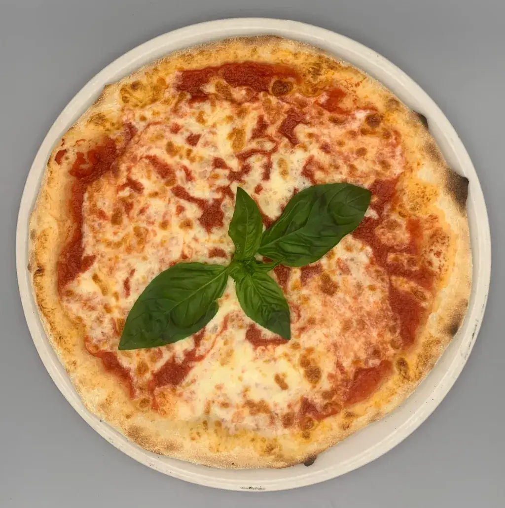 Margherita Tomate, mozzarella y albahaca