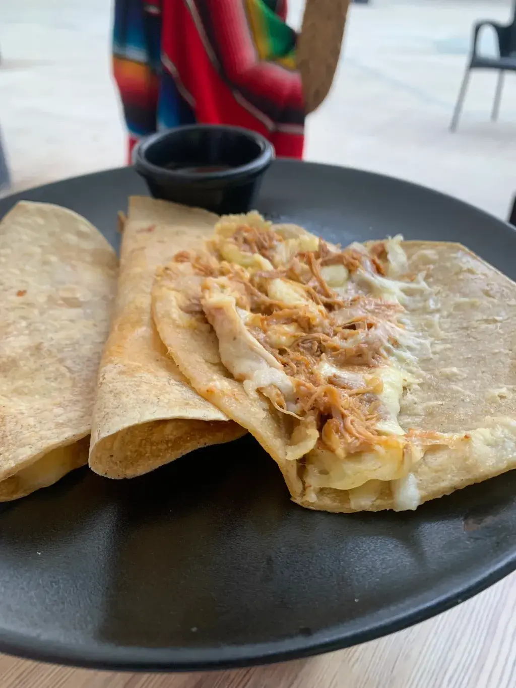 Quesadillas de Cochinita Pibil  El platillo tradicional de Yucatán, en la región maya de México, en deliciosas quesadillas.